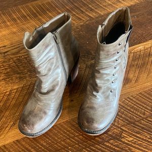 Pierre Dumas, size 9, grey/tan boot, barely worn